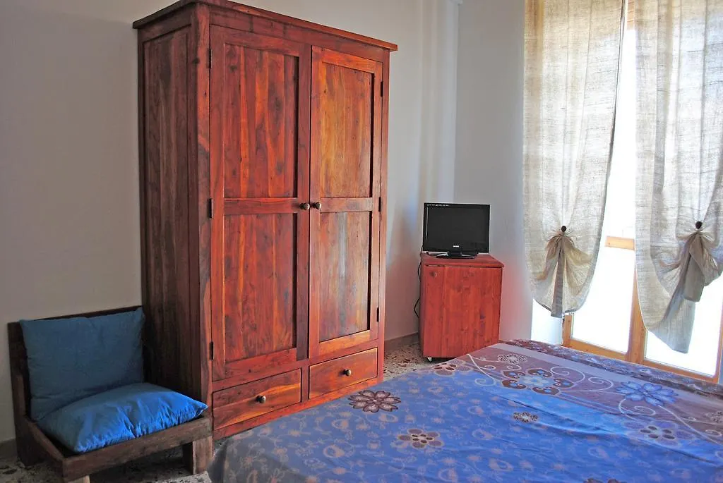 فندق مبيت وإفطار ألغيرو B&B Da Gigi إيطاليا